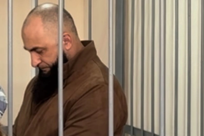 Стало известно о состоянии девушки-курьера, которую избил водитель Mercedes