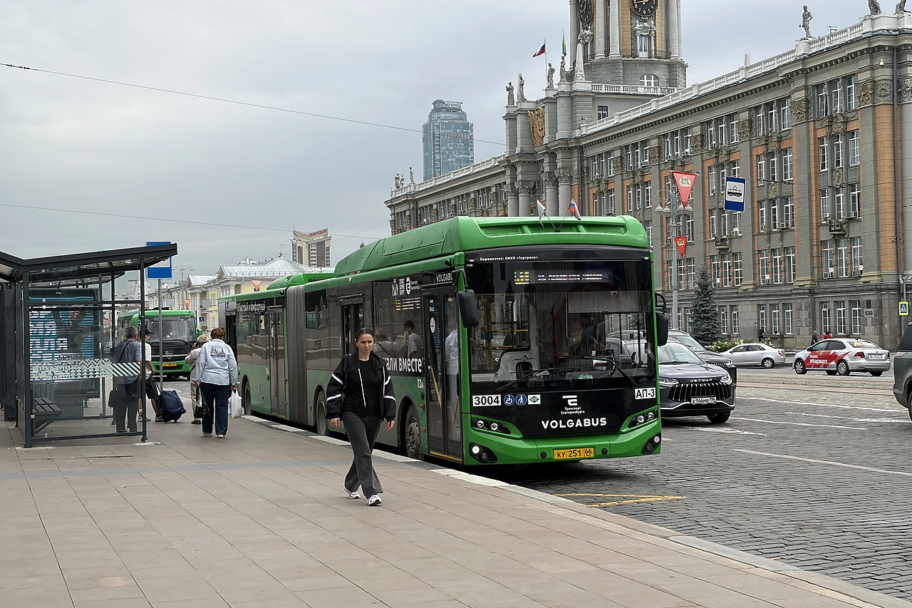 В Екатеринбурге закупят еще 50 больших и новых автобусов