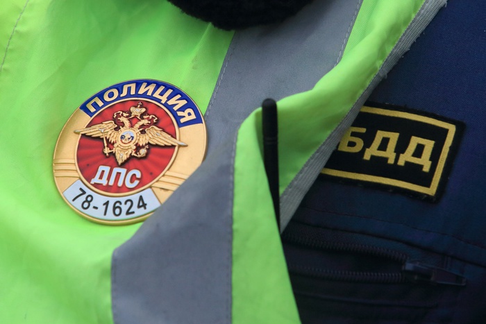 ВАЗ-21099 столкнулся со встречным автомобилем полиции в Березовском