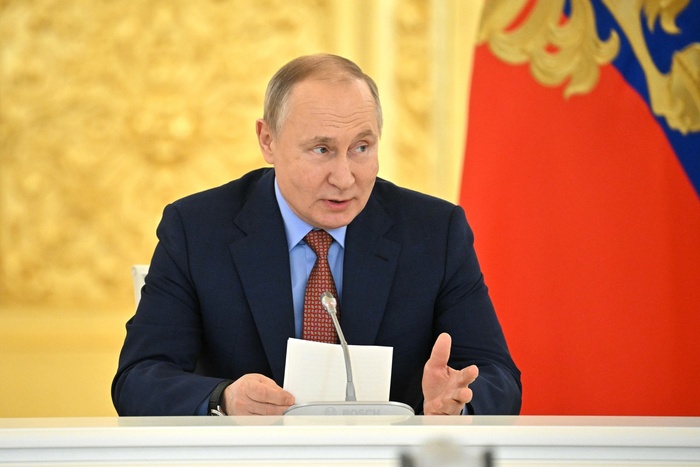 Новые требования безопасности: приближённые к Путину чиновники несколько раз в неделю сдают кал
