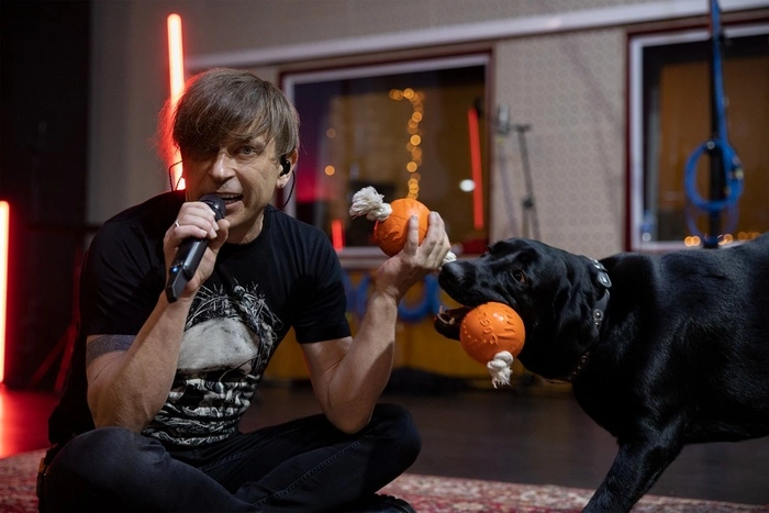 «Культура отмены». «Би-2» отменила концерт перед самым началом из-за баннера «За президента»