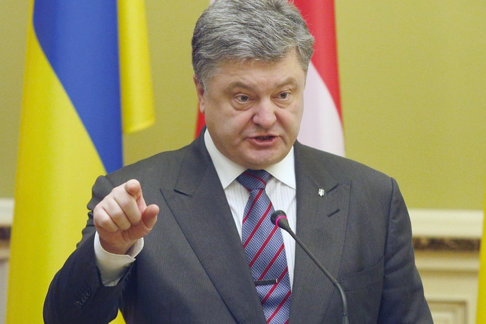 Порошенко запретил показ снятых после 2014 года российских фильмов