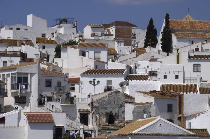 Тысяча португальских школьников разгромила отель в Испании