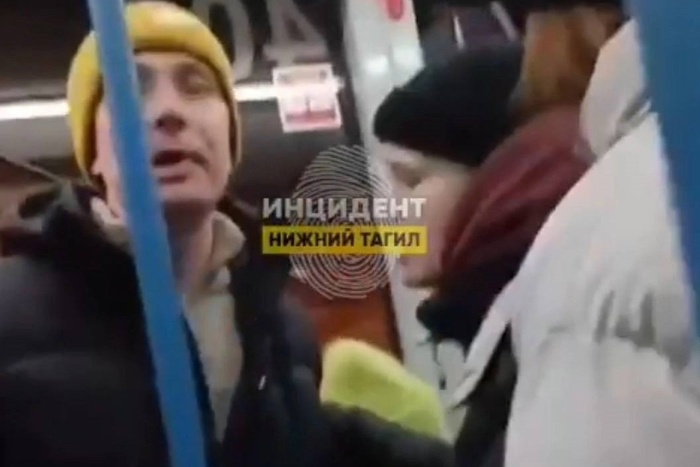 Свердловчанин ударил девочку за отказ уступить ему место в трамвае