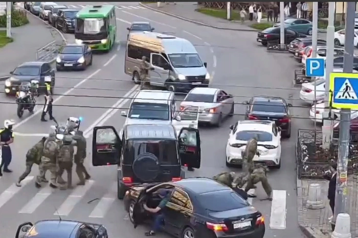 Против главы азербайджанской диаспоры Урала возбудили уголовное дело. Его сына задержали