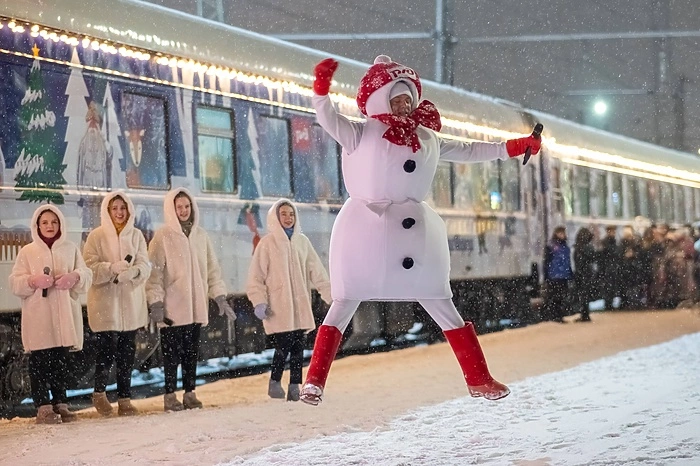 Екатеринбуржцы засняли прибытие Поезда Деда Мороза