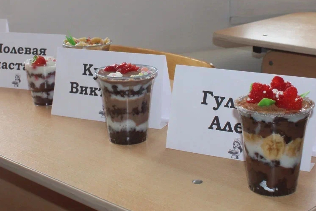 Десерт английской кухни готовили на конкурсе пекарей-кондитеров в тагильской ИК-6