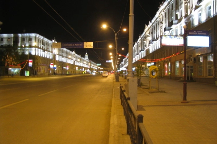 Ждите грязь: на дороги Екатеринбурга уже высыпали 62 тонны «бионорда»