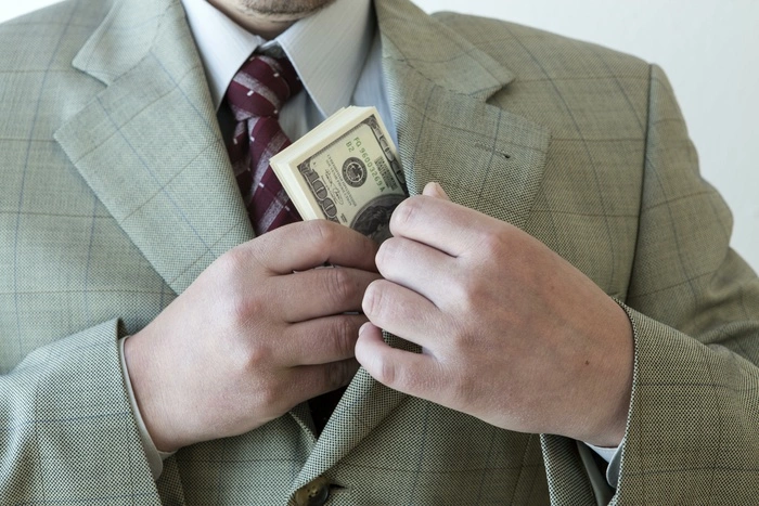 Подробности истории со взяткой: сына судьи взяли с 14 млн на пороге арбитража