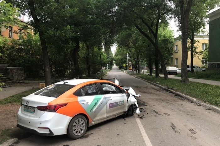 Пьяный водитель-новичок на каршеринговом авто совершил ДТП с пострадавшей в Екатеринбурге