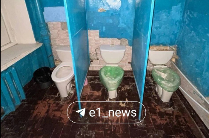 «Туалеты на вокзалах лучше»: студенты екатеринбургского техникума пожаловались на состояние общежития