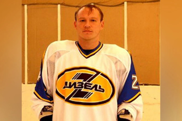 Повесившийся хоккеист не мог найти хорошую работу и рассчитаться по кредитам