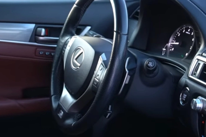 У уральца отберут «Лексус», который он незаконно ввез в Россию из Абхазии