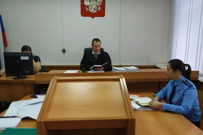 Суд идет: Бывший силовик из Питера рассказал, как начал делать «закладки»