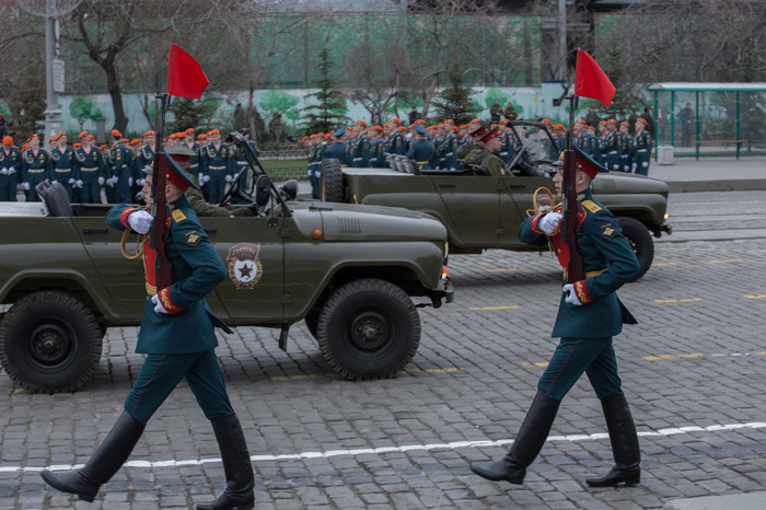 В Кремле прокомментировали возможность переноса парада Победы с 9 мая на другие дни