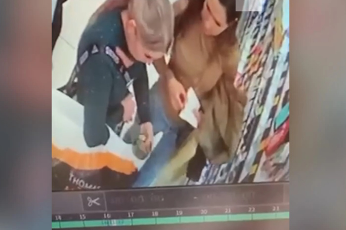 В Екатеринбурге блондинка украла из магазина дорогущие духи