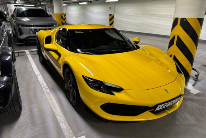 В Екатеринбурге заметили редкий итальянский спорткар