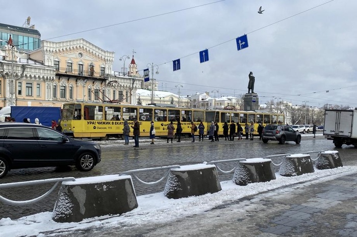 Студенту журфака выстрелили в лицо в трамвае в Екатеринбурге