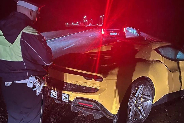 На Пермском тракте разбился элитный Ferrari
