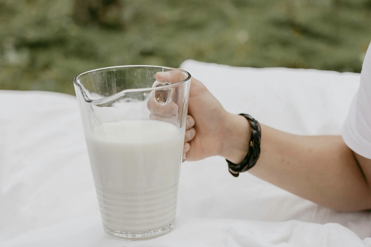 Тонны потенциально опасного молока изъяли из магазинов Свердловской области