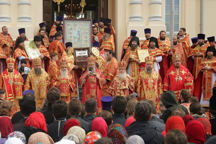 Митрополит Кирилл сравнил протесты за сквер с расстрелом царской семьи