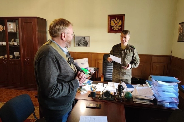 «Замкнули на себя». Политолог оценил роль губернаторов, депутатов и пропаганды в кризисный момент