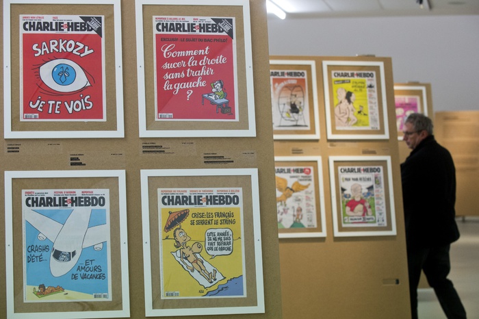 СМИ: Журнал Charlie Hebdo поглумился над жертвами крушения самолёта А321