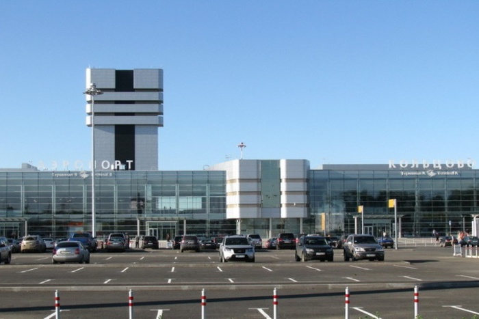 В аэропорту Кольцово умер пассажир, прилетевший из Праги