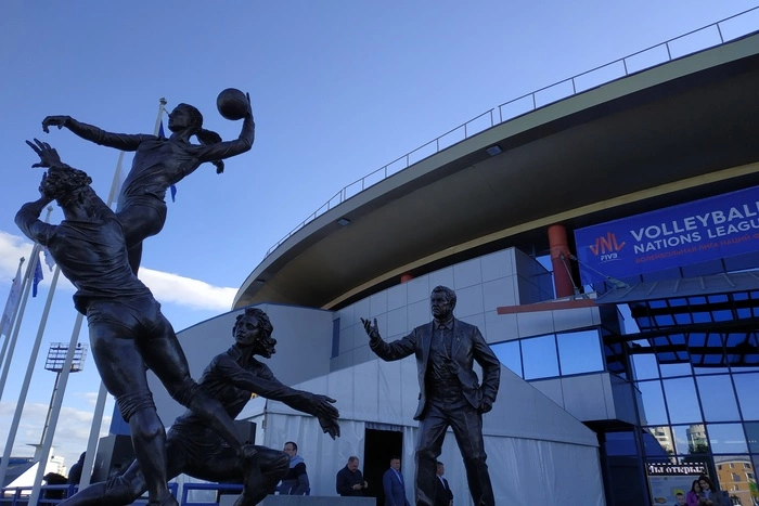 Легендарный свердловчанин поддержал сторонников сквера: «Слишком много храмов»