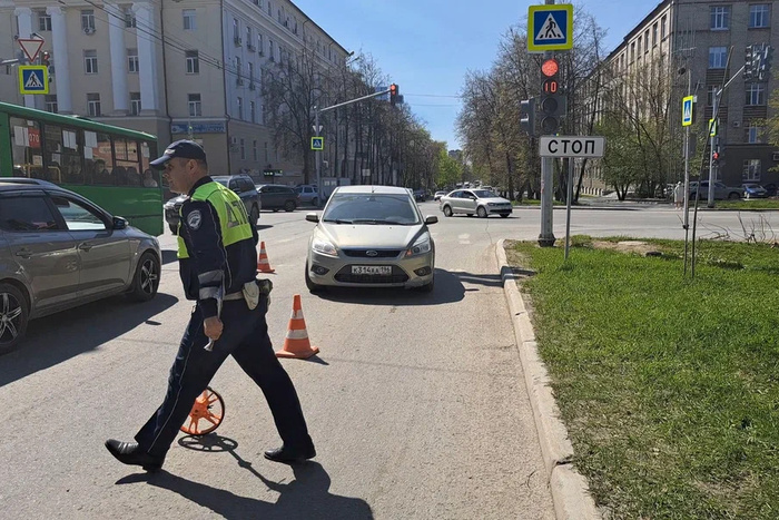 Пятиклассник на самокате попал под Ford Focus на Первомайской