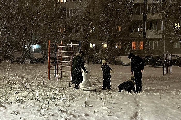 Управляющие компании начали предлагать екатеринбуржцам самим убирать подъезды и дворы