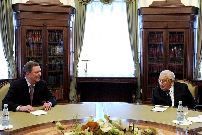 Киссинджер назвал отношения России и США наихудшими со времен холодной войны