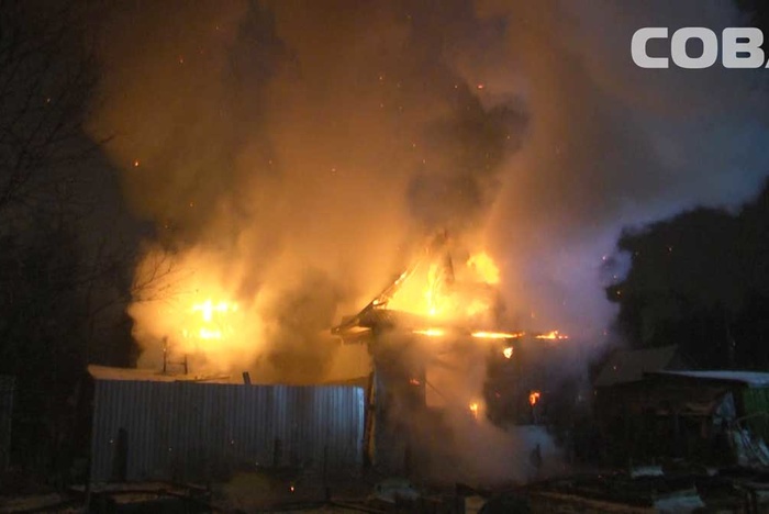 В Екатеринбурге из-за замыкания электропроводки заживо сгорел мужчина