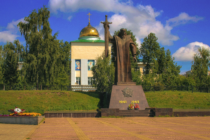 Мэрия Екатеринбурга отремонтирует парк на Площади обороны за 387 тысяч рублей