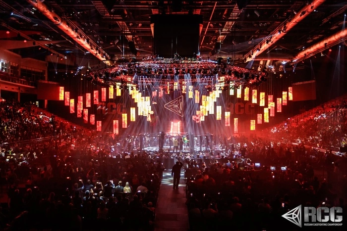 В Екатеринбурге прошел турнир по ММА. Сражались 24 бойца из 4 стран