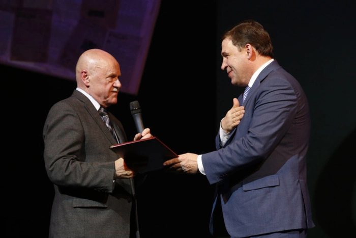 В Екатеринбурге бывший декан журфака Борис Лозовский попал в больницу с коронавирусом