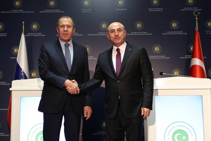 Глава МИД Турции завил об отказе пересмотреть позицию по целостности Украины