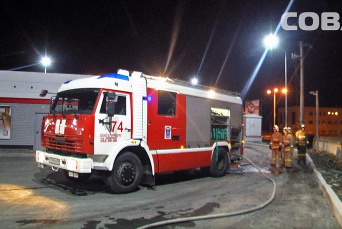В районе Автовокзала рядом с заправкой загорелась газовая подстанция