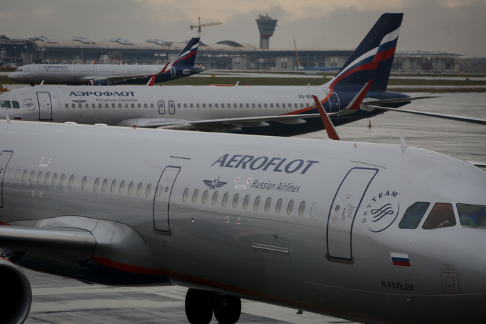 «Аэрофлот» будет выплачивать новым пилотам до 650 тыс. рублей