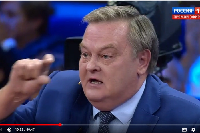 На федеральном ТВ заговорили о сбросе «маленькой бомбочки» на Украину