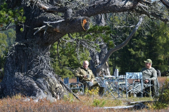 Президент России Владимир Путин проводит день рождения в тайге