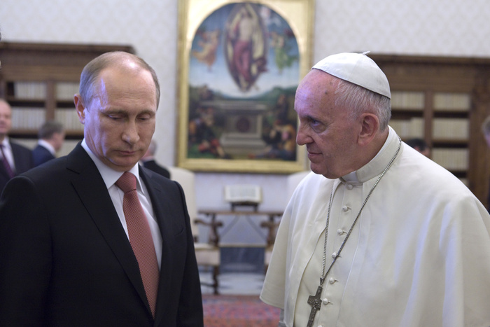 Католические СМИ сообщили о часовом опоздании Путина на встречу с Папой Римским