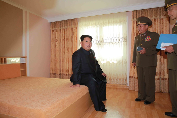 Ким Чен Ын путешествует с персональным туалетом