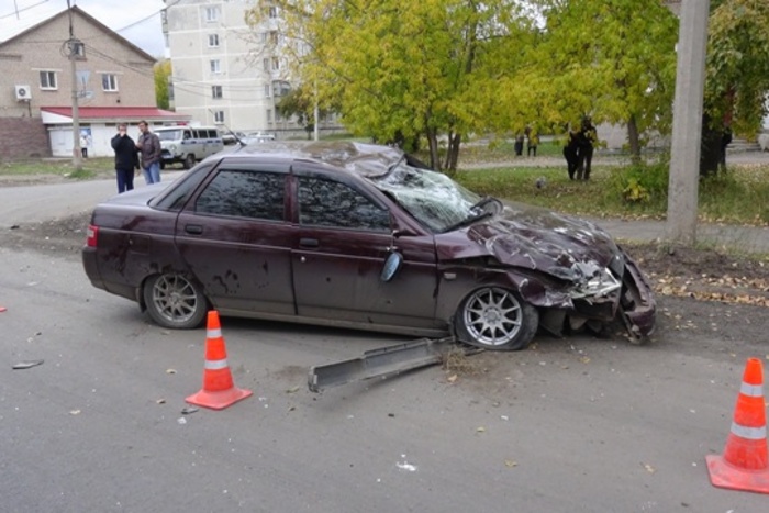 Автомобиль отбросило на ребенка-пешехода в Каменске-Уральском
