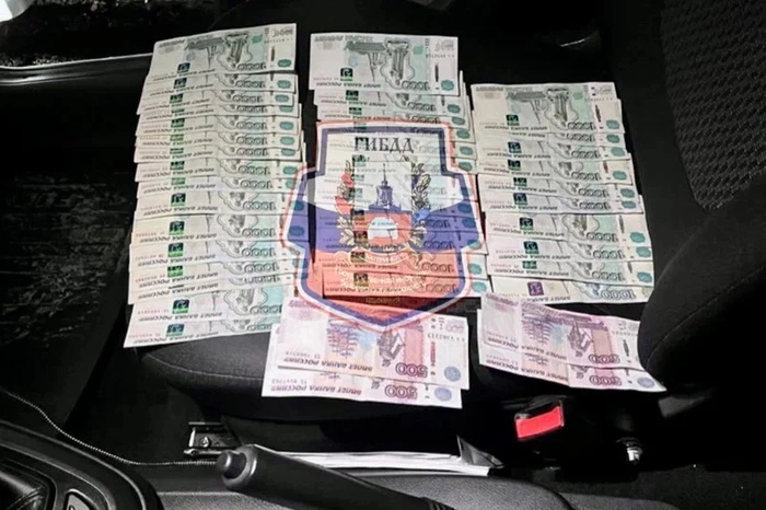 В Екатеринбурге водителю «Газели» грозит большой срок за попытку дать взятку инспектору