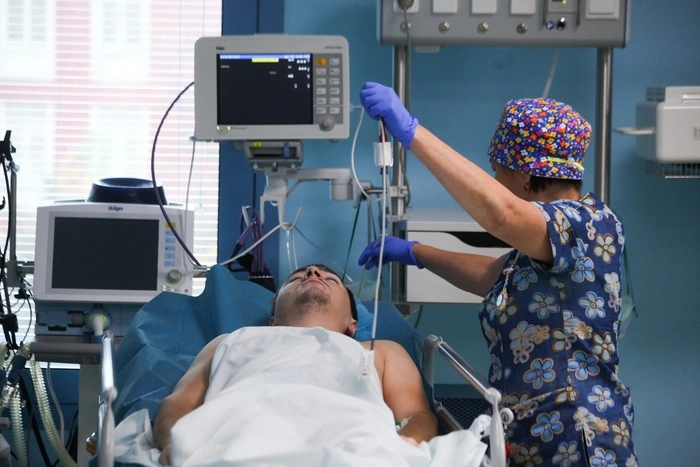 Тяжелых пациентов, заразившихся коронавирусом в больнице №1, перевели в 40-ю