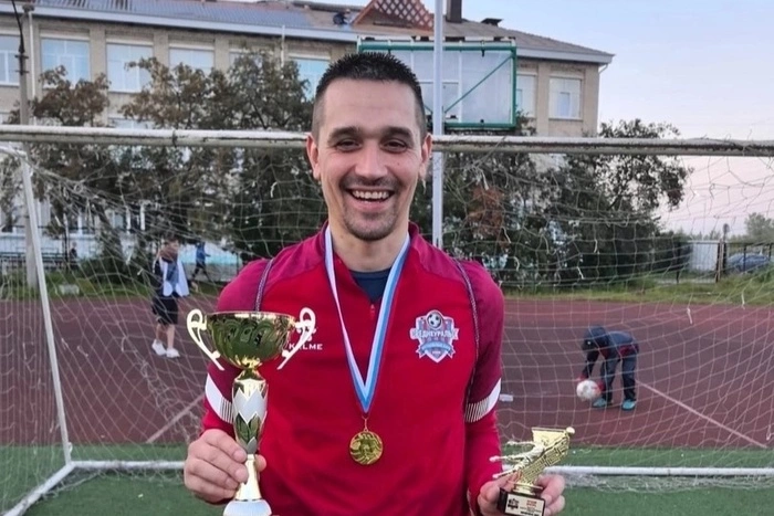 В Свердловской области после тренировки внезапно скончались два молодых футболиста из одной команды