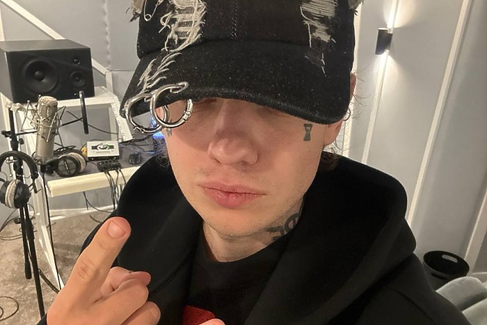 В Екатеринбурге вновь отменили концерт популярного у молодёжи артиста