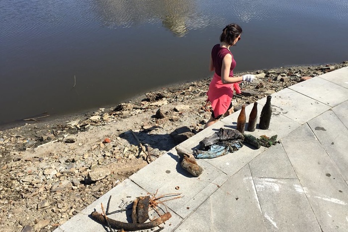 С 500 метров берега Городского пруда активисты собрали 60 мешков мусора