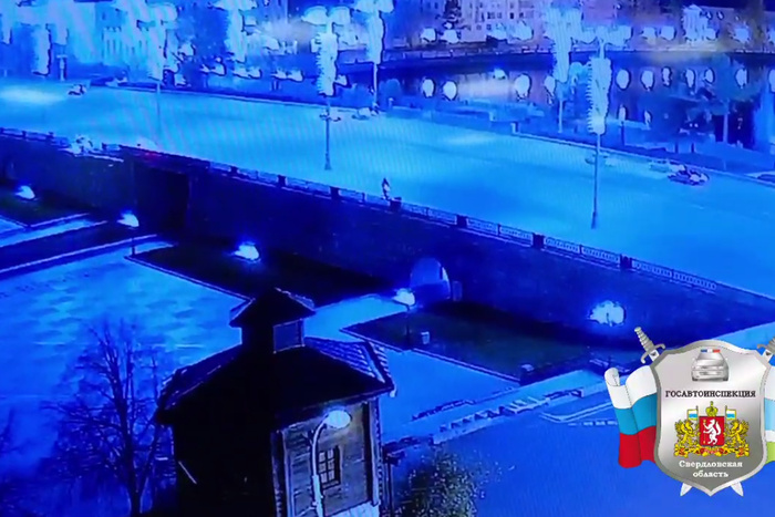 Появилось видео того, как Mercedes улетел с моста на Плотинку